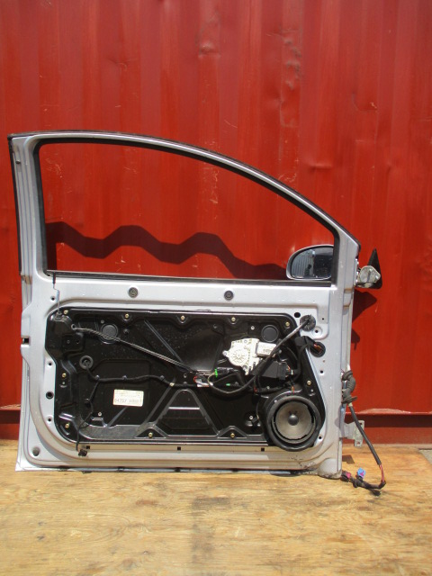 Used Volkswagen Beetle DOOR ACTUATOR MOTOR FRONT LEFT